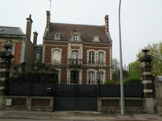  belle maison en briques, bd Gambetta